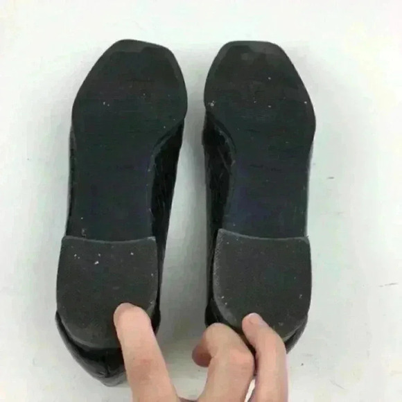 Stuart Weitzman Flats Size 8.5 AAA Patent Leather - Picture 3 of 8